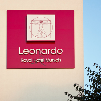 Leonardo Hotels – Neue Lichtwerbung nach CI-Relaunch