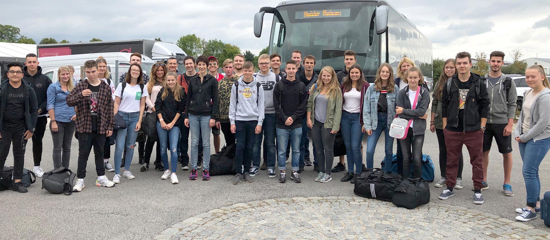 Ausbildungsstart 19 Guttenberger Partner Lichtwerbung Gmbh